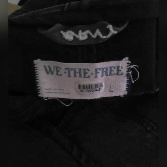 WE THE FREE Chic Black Denim Jumpsuit Front Zipper PKTS.STRETCHY SZ. LG 🔥🔥🔥🔥 - Picture 7 of 14